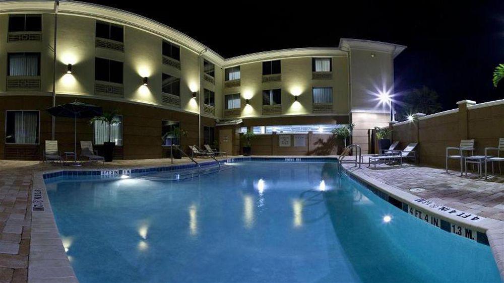 Holiday Inn Express Jacksonville Beach By Ihg Exterior foto