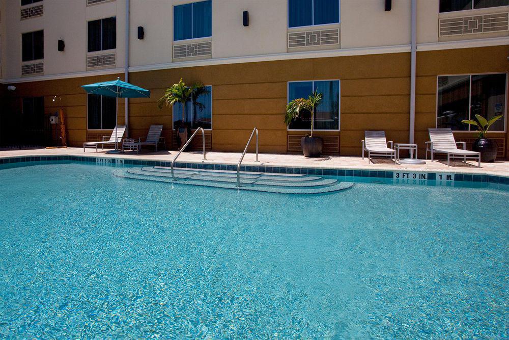 Holiday Inn Express Jacksonville Beach By Ihg Exterior foto