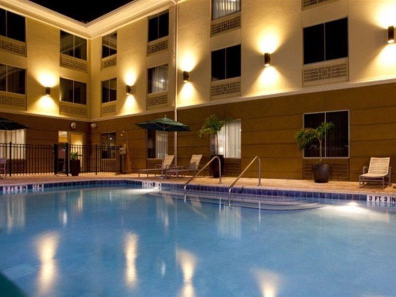 Holiday Inn Express Jacksonville Beach By Ihg Exterior foto